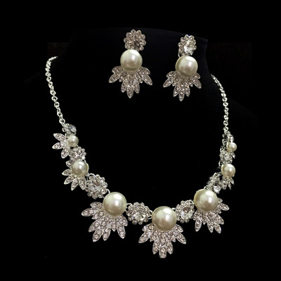 义乌市宏桥饰品厂 专注商品批发贸易的行业先锋