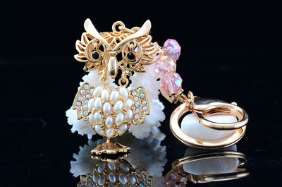 另类时尚新宠 镂空猫头鹰镶珍珠钥匙扣，厂家直销引爆饰品批发市场